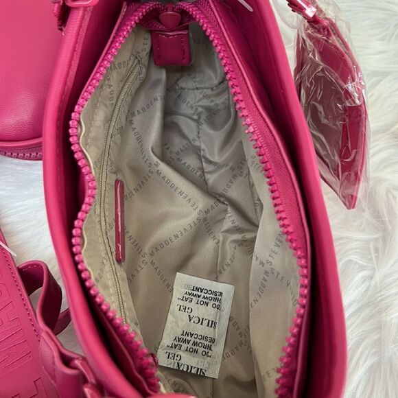 NWT Steve Madden (BZOIA) Crossbody Bag w/AirPod Case & I.D. Card Holder- Fuschia - Picture 11 of 13